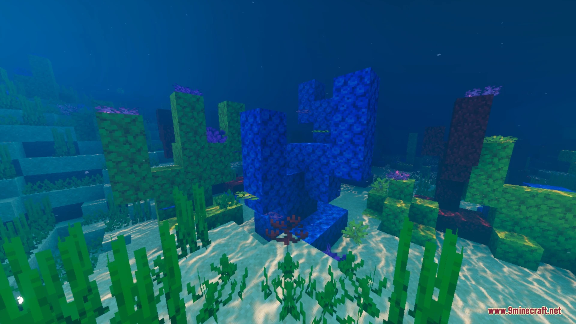 Vibrant Aura Legacy Shader (26.x, 1.21) – Volumetric God Rays and Water — screenshot 4