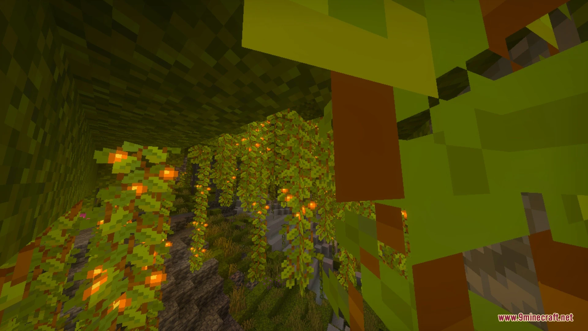Better Falling Leaves Vanilla Shader (26.x, 1.21) – Leaves Settling on Ground Screenshot 3